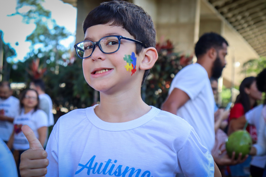 10ª Caminhada Azul é realizada em alusão ao Dia Mundial de Conscientização do Autismo