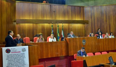 Sessão solene comemora o Dia Mundial de Conscientização do Autismo