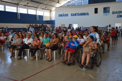 Passo a Frente entrega 470 equipamentos na região de Oeiras