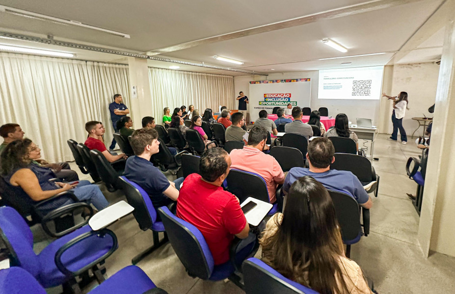 Equipe da Seplan apresenta na Seid iniciativa que busca conhecer o perfil dos servidores do estado