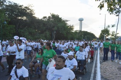 4 mil pessoas caminham pela acessibilidade
