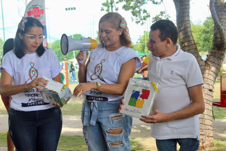 Seid participa de entrega de abafadores auditivos para crianças autistas em Teresina