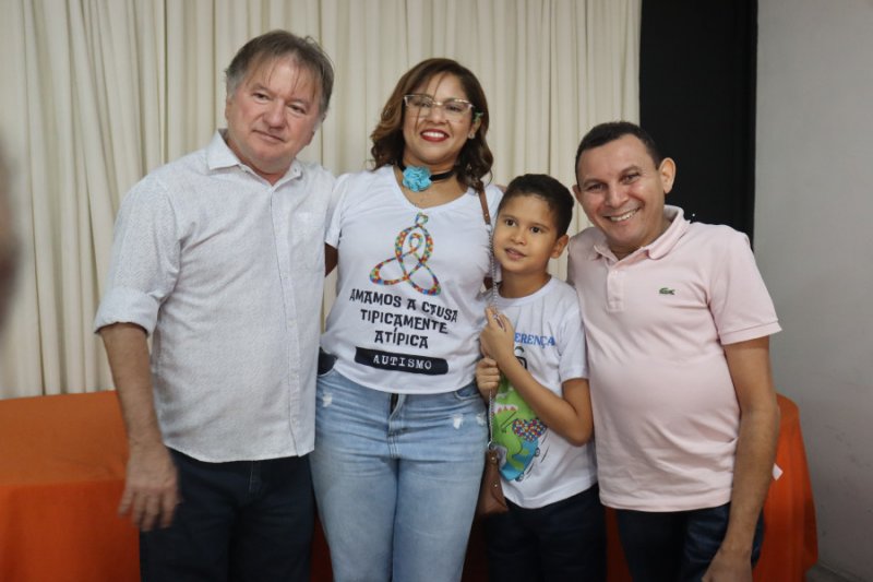 Seid entrega veículo e equipamentos para a Associação Prismas