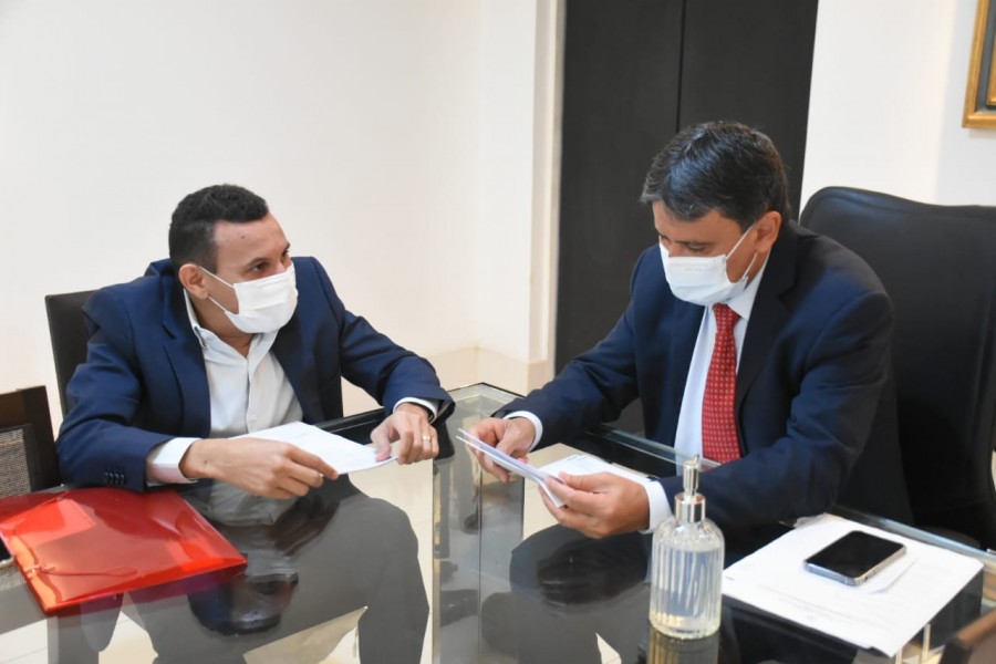 Secretário da Seid trata de ações voltadas às pessoas com deficiência com o governador